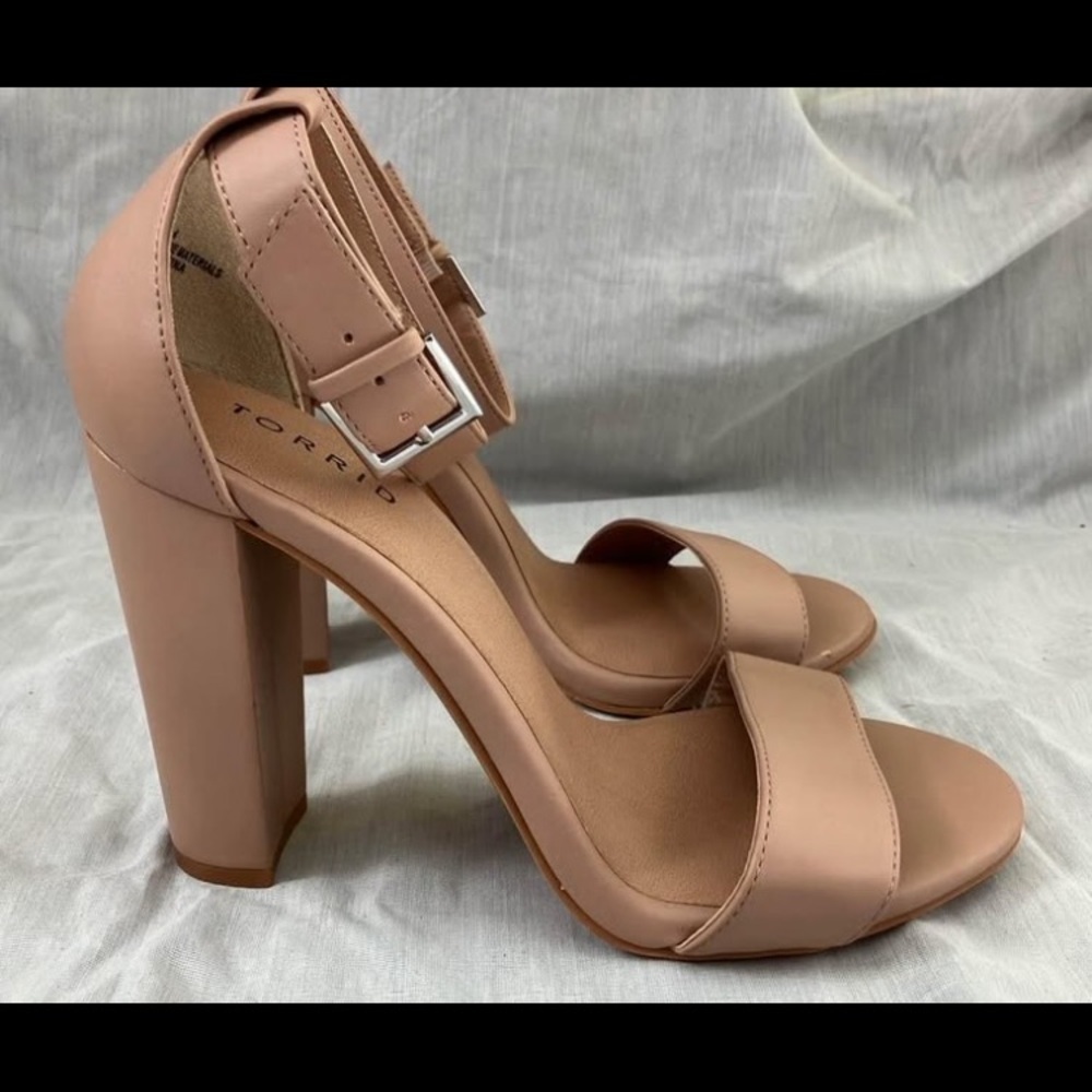 Torrid size 9 Women's Tan Block Heel Sandals with small platform